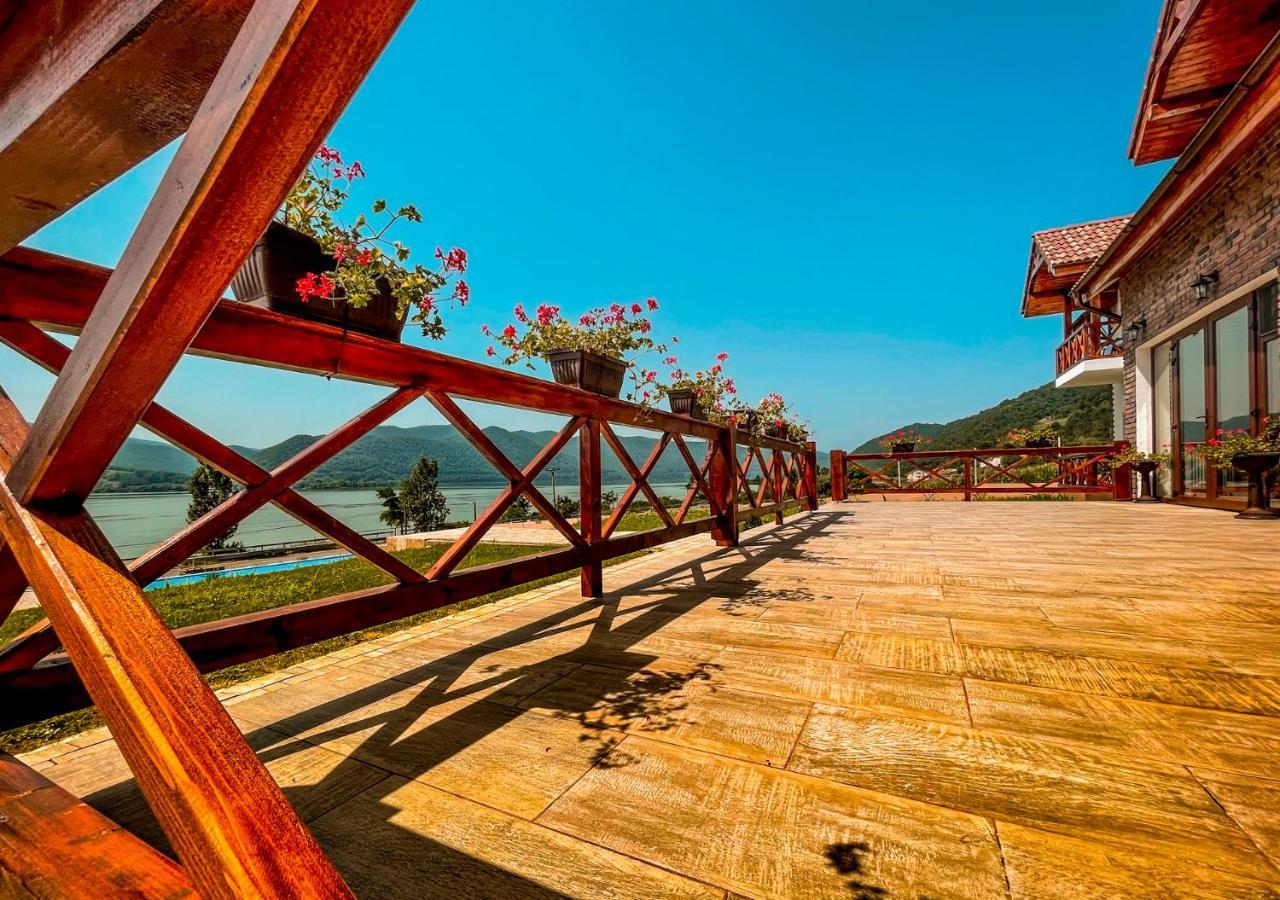 Pensiunea Balkan Gornea Esterno foto