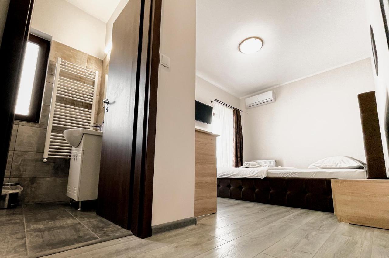 Pensiunea Balkan Gornea Esterno foto